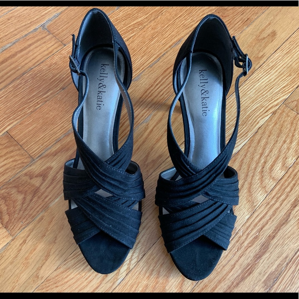 🎾Black Strappy Sandals